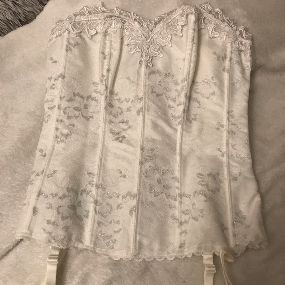 Bridal corset sweetheart cut